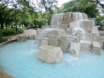 国立市役所公園